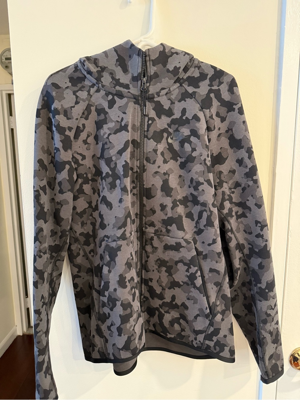 Nike Tech Fleece Gray & Black Camo Zip-Up Hoodie CJ5975-010